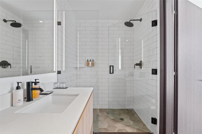 Building Photo - 398 NE 5th St