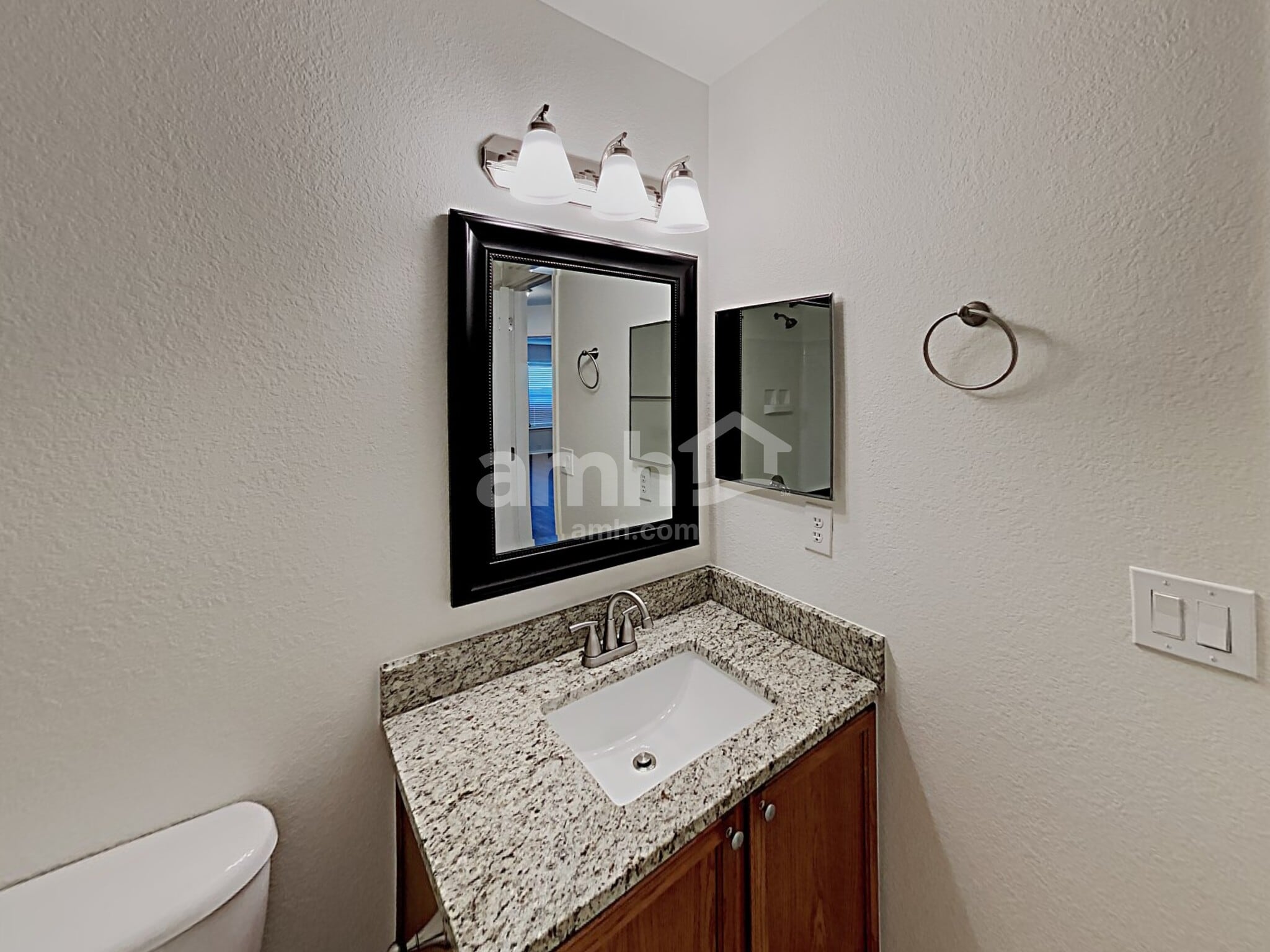 Building Photo - 26139 Flinton Dr