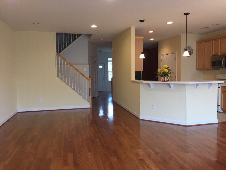 Building Photo - 9732 Evening Bird Ln