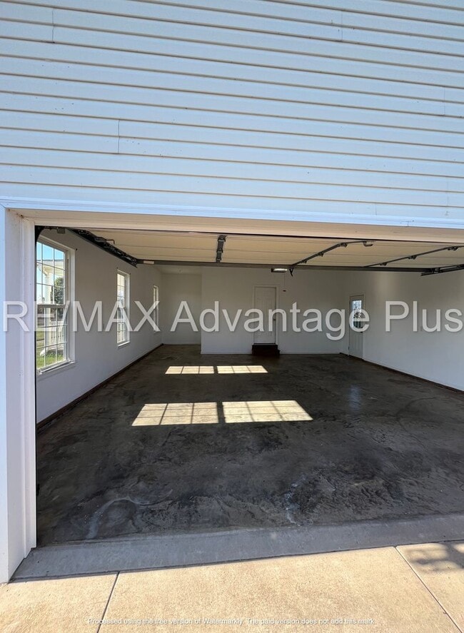 Building Photo - 237 Brock Rd