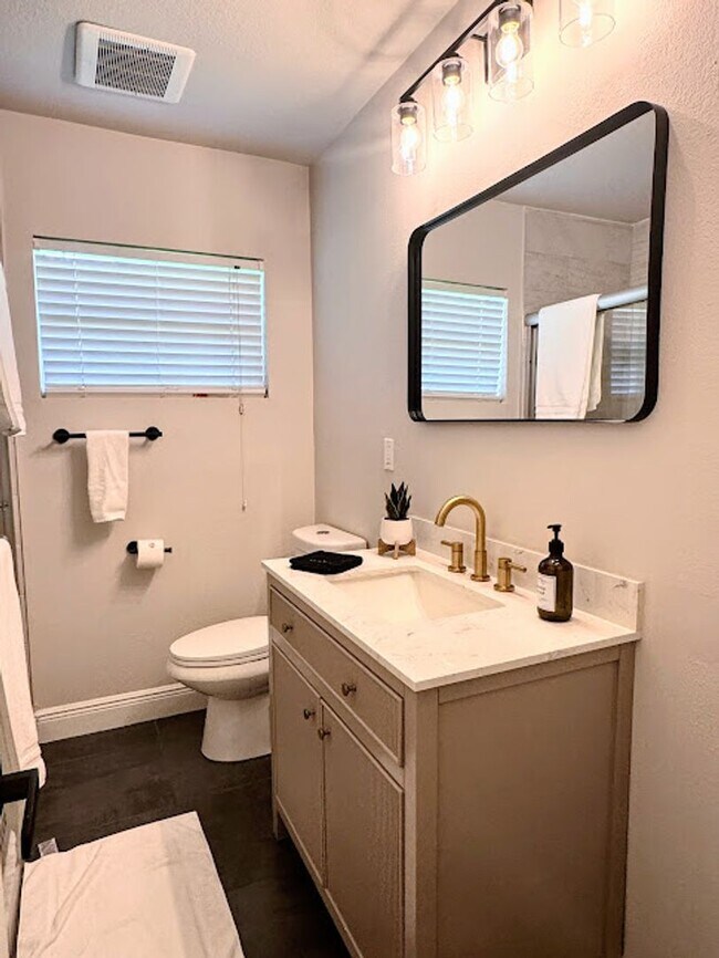Building Photo - 3012 Justamere Ln