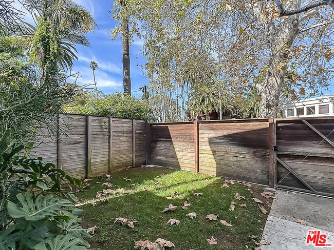 Building Photo - 2607 Abbot Kinney Blvd