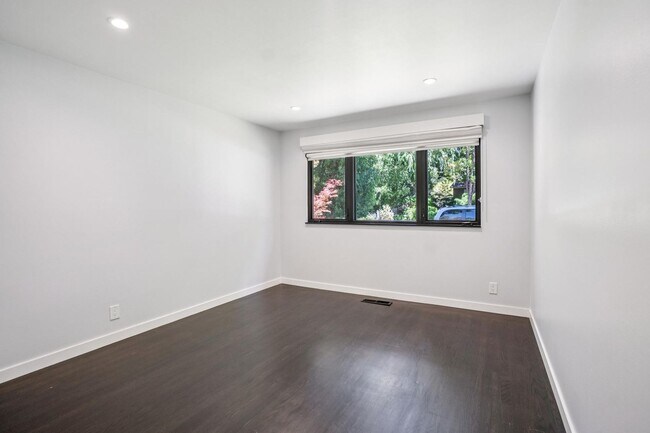 Building Photo - Renovated Linfield Oaks Retreat with Private Garden and Guest Studio