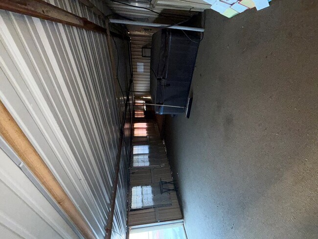 Building Photo - 401 N Ave C