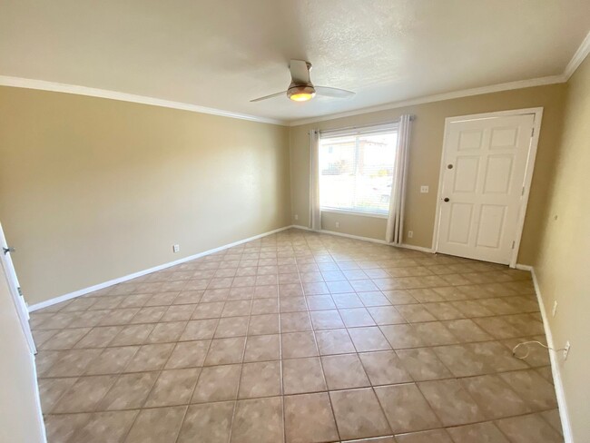 Building Photo - Two Bedroom Huntington Beach Townhouse w/ ...