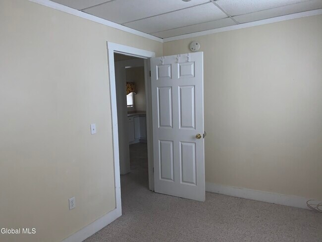 Building Photo - 9 James St