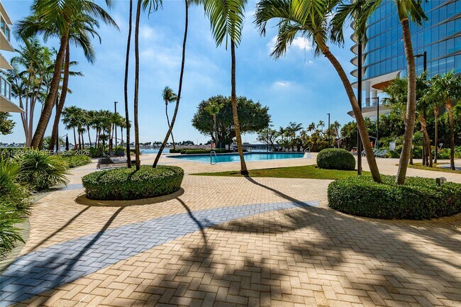 Building Photo - 2451 Brickell Ave