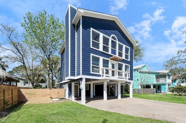 Building Photo - 300 Narcissus Rd
