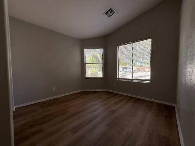 Building Photo - Spacious 4-Bedroom Home with Large Backyar...