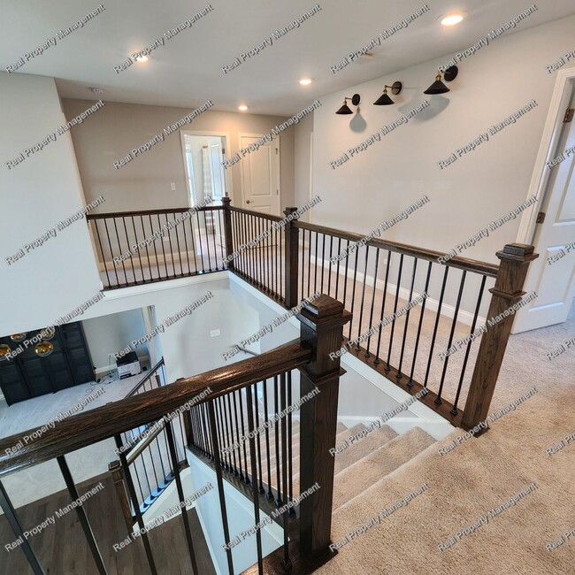 Building Photo - Gorgeous Cedar Lake 4 Bedroom Home
