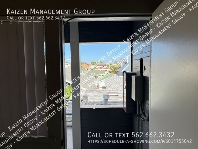 Building Photo - 536 W 14th St