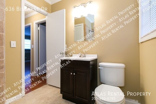 Building Photo - 636 Biscayne Dr
