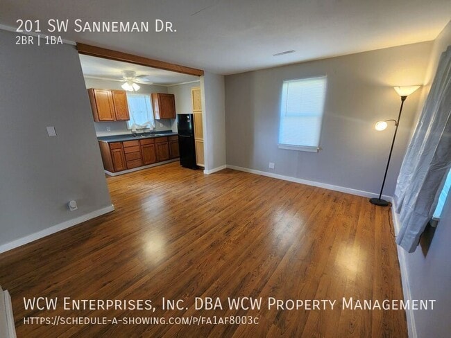 Building Photo - 201 SW Sanneman Dr