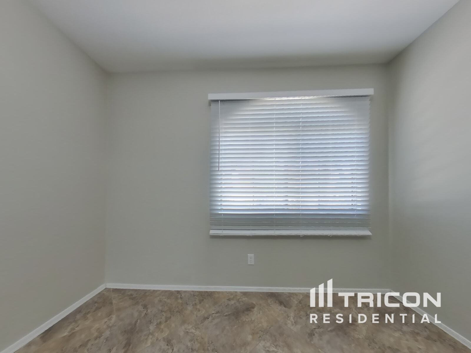 Building Photo - 40148 Calabria St