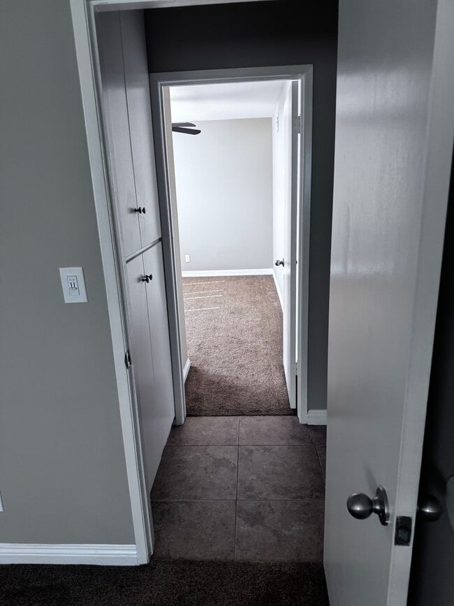 Building Photo - Beautiful 4 bed 2 baths house in a great a...
