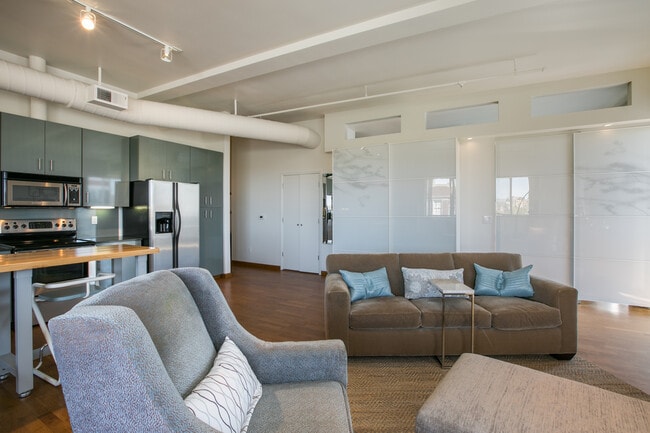 Building Photo - 401 Central Ave NE