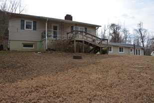 Building Photo - 451 Charlie Dr