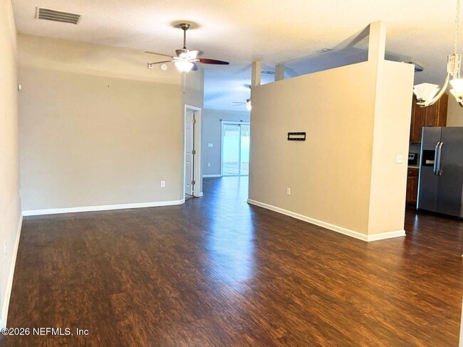 Building Photo - 1960 McGirts Point Blvd