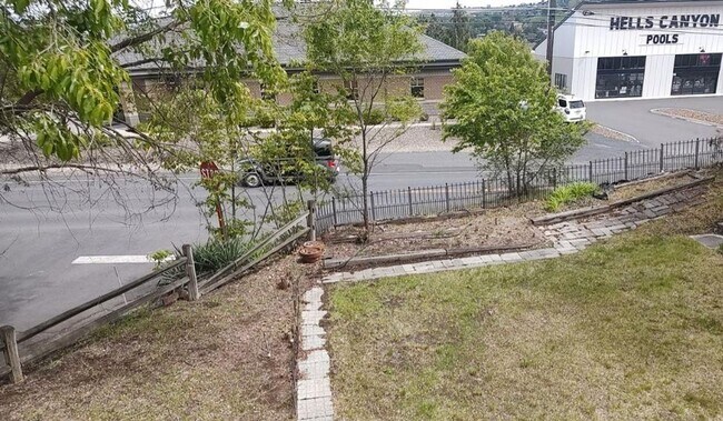 Building Photo - 1439 Terrace Dr