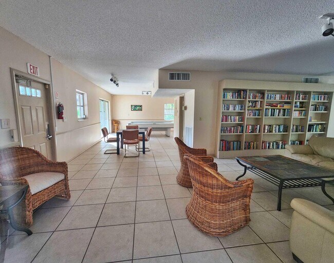 Building Photo - 7705 Forest Green Ln