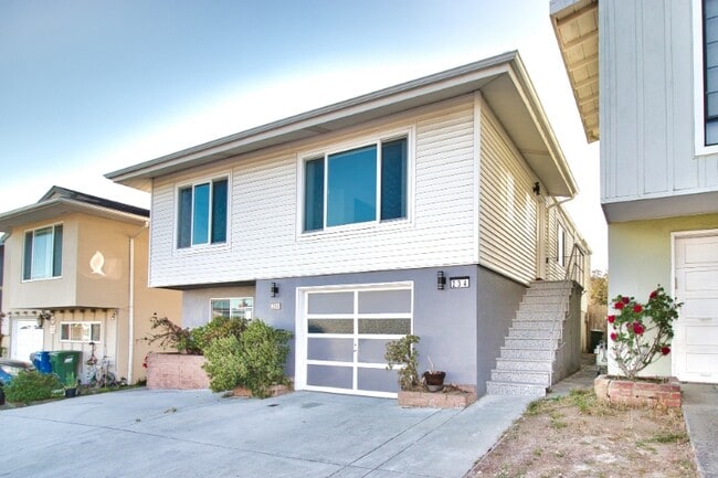 Building Photo - 234 Del Prado Dr