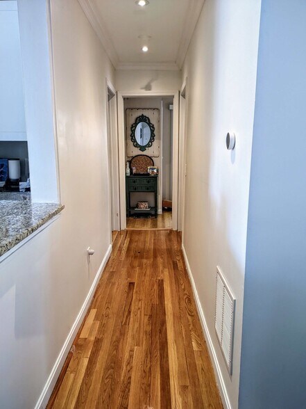 Building Photo - 63 Fenno St