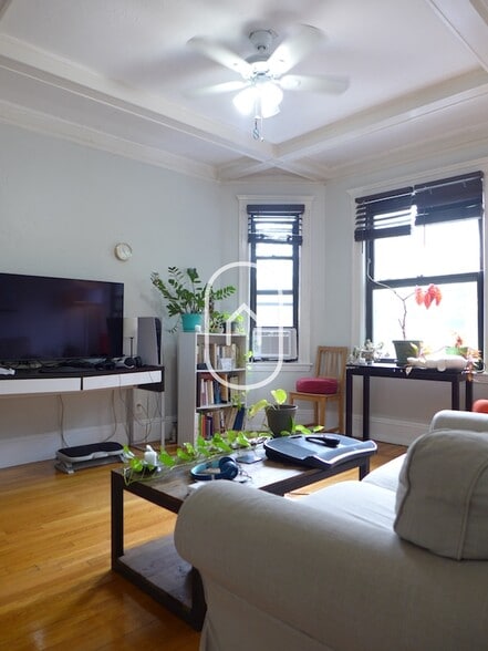 Building Photo - 141 Sutherland Rd