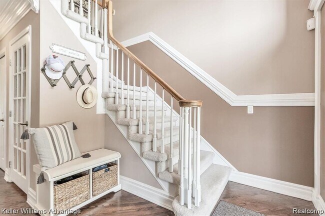 Building Photo - 9049 Cobblestone Cir