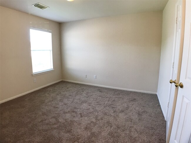 Building Photo - 6323 Sunset Cove Ln
