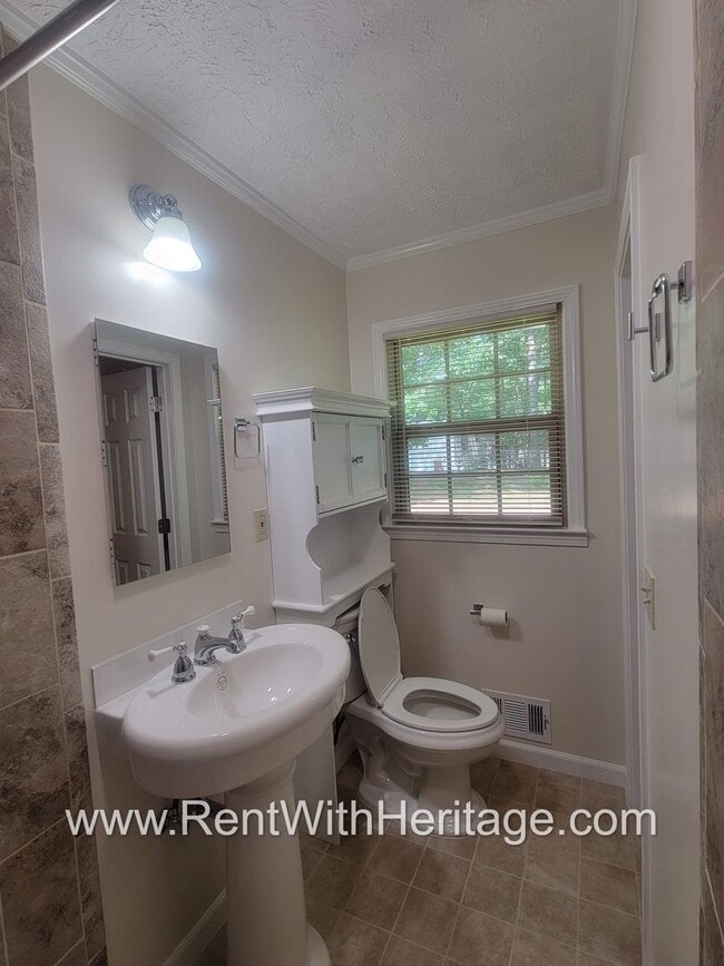 Building Photo - Gorgeous 3bd/2bath Brick Home/ Attention To Detail/ Upgrades Galore/ Great Location