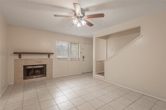 Building Photo - 2521 Crosstimbers Dr