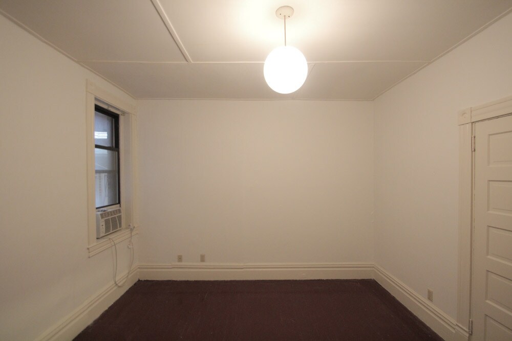 Building Photo - 405 Peebles St