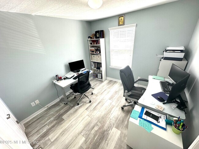 Building Photo - 7041 Beauhaven Ct