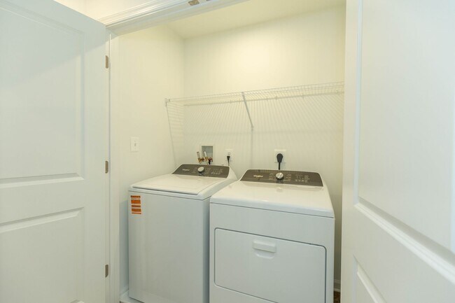 Building Photo - 3 Bed/3.5 Bath NEW Townhome in Charles Tow...