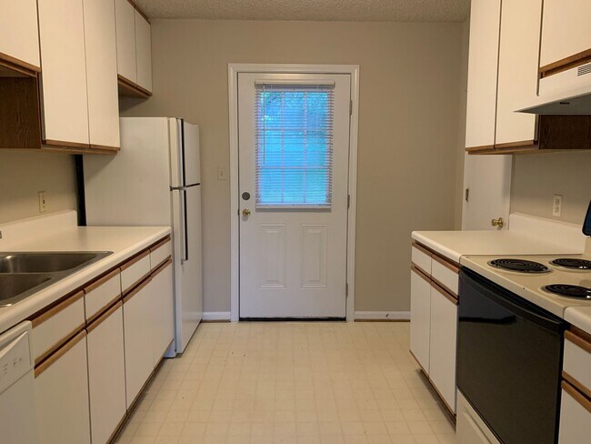 Building Photo - 5824-5824 Raiford Cir