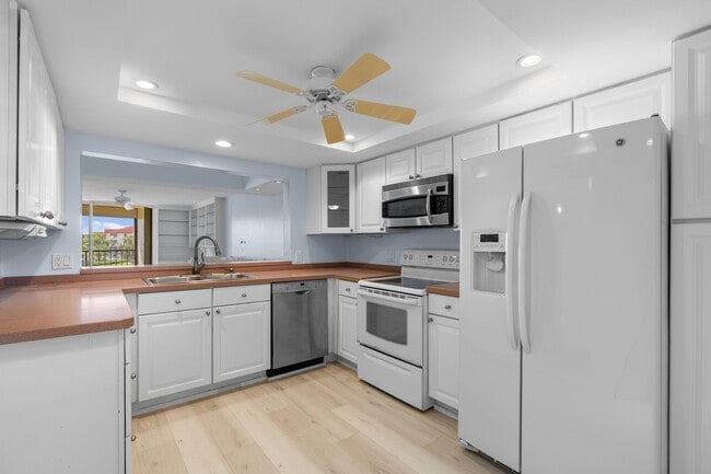 Building Photo - 7020 Half Moon Cir