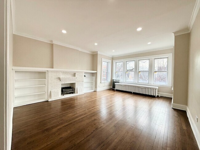 Building Photo - 5536 N Spaulding Ave