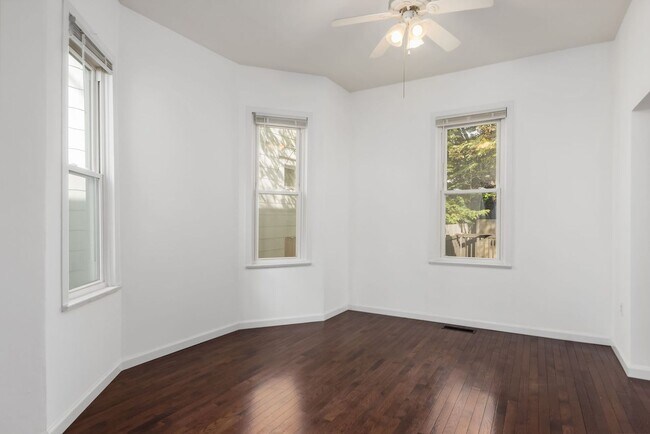 Building Photo - Perfect home in the heart of a great commu...