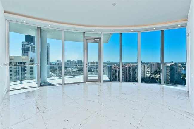 Building Photo - 17475 Collins Ave