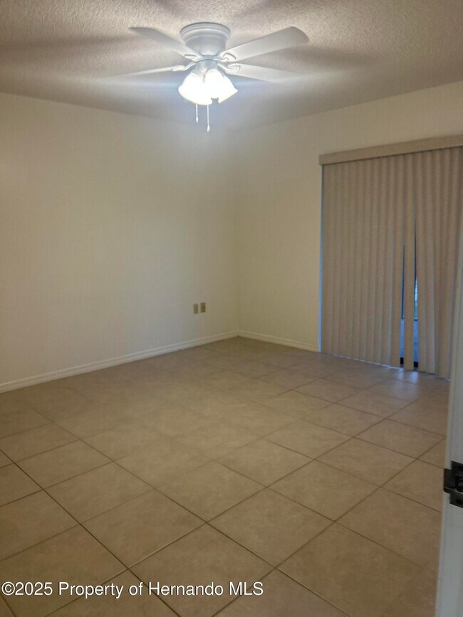 Building Photo - 6452 River Run Blvd