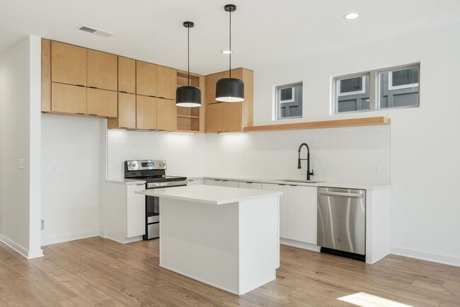 Building Photo - High View Neighborhood - Single-Family Home for Lease
