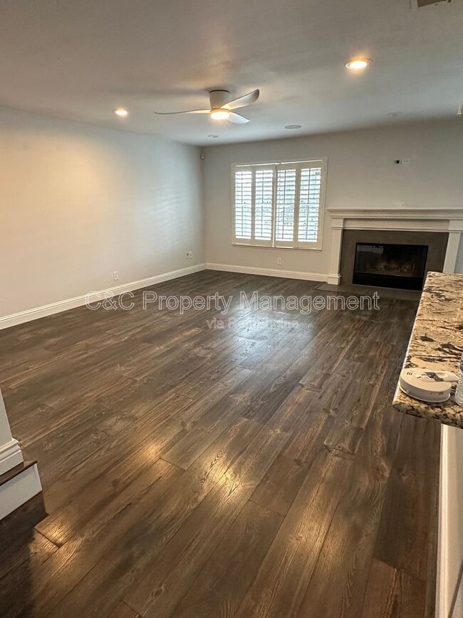 Building Photo - 180 Pelican Loop