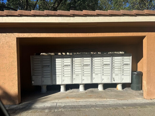 Building Photo - 2121 NW 99th Way