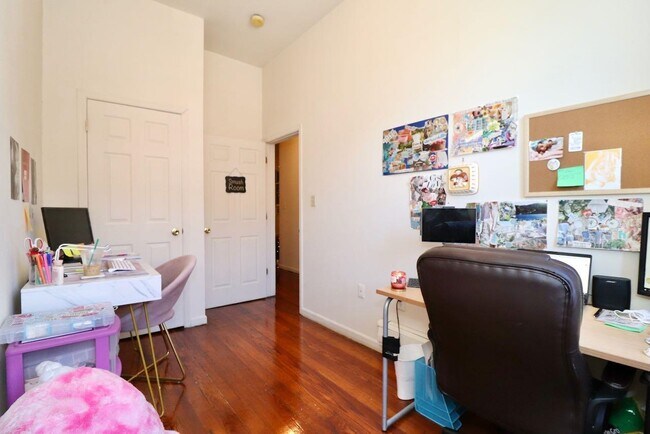 Building Photo - 1035 Washington St