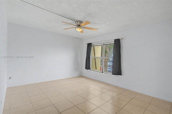 Building Photo - 3764 SW 60th Terrace