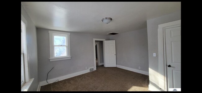 Building Photo - 2423 Templeton St