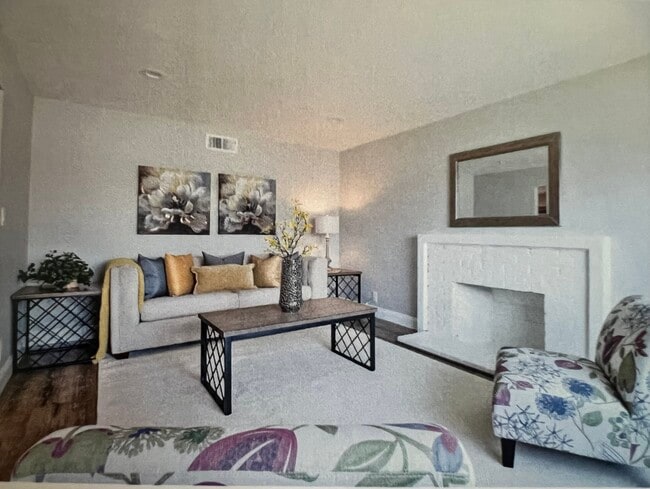 Building Photo - 39649 Royal Palm Dr