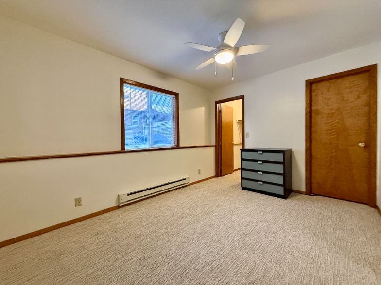 Building Photo - 722 Waverly Pl