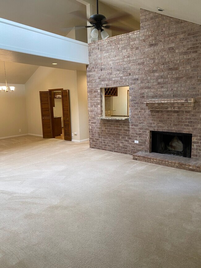 Living Room Fireplace / Wet Bar Pass - 2310 Park Farm