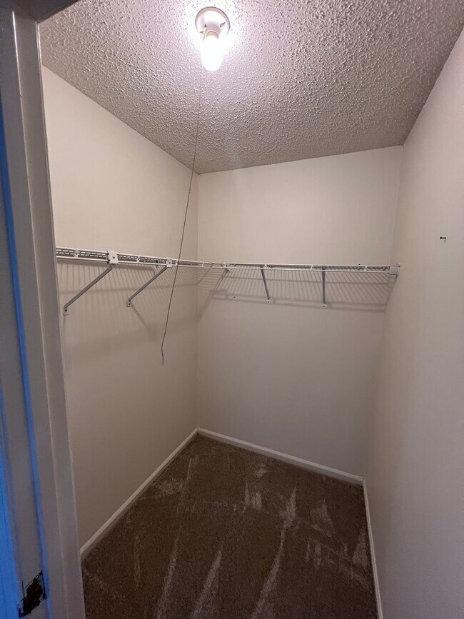 Building Photo - Crossland Downs condo